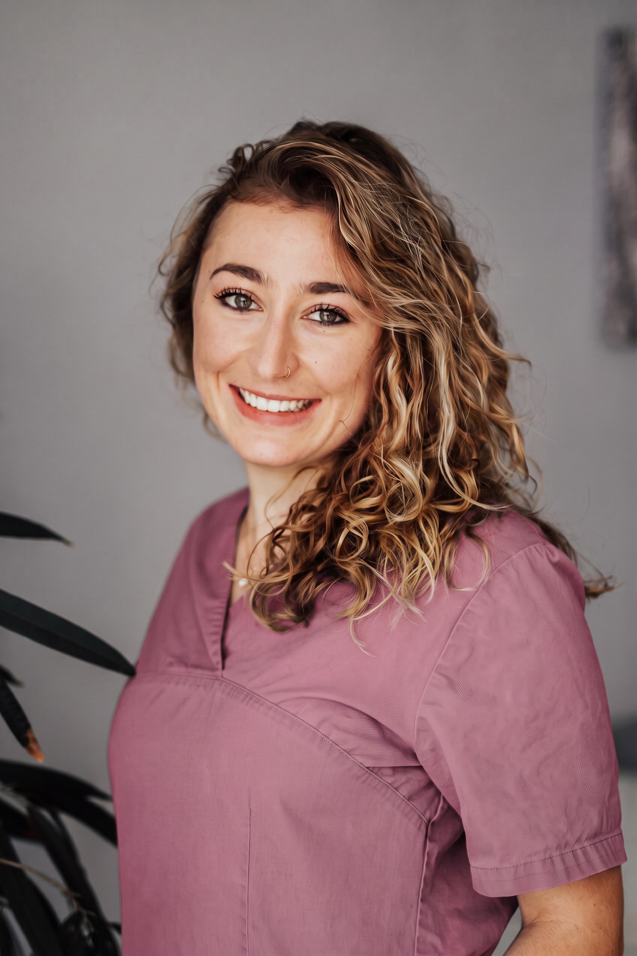 Zoe Uysal, diplomierte Hundephysiotherapeutin